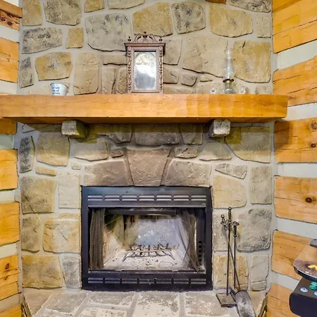 Cozy Gatlinburg Cabin With Private Hot Tub! Exterior photo