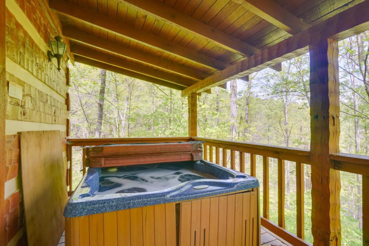 Holiday home Cozy With Private Hot Tub! Gatlinburg