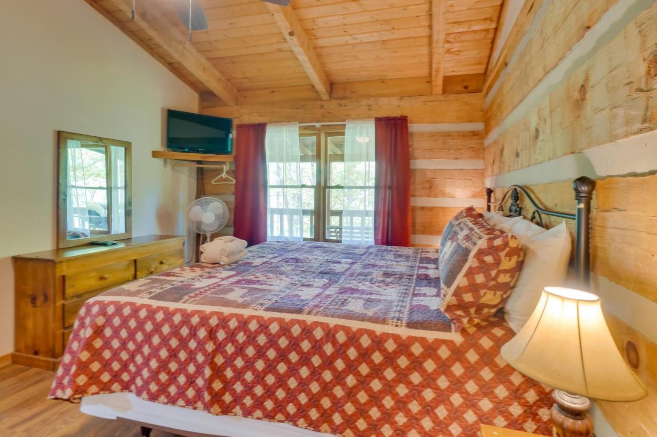 Cozy With Private Hot Tub! Сasa de vacaciones